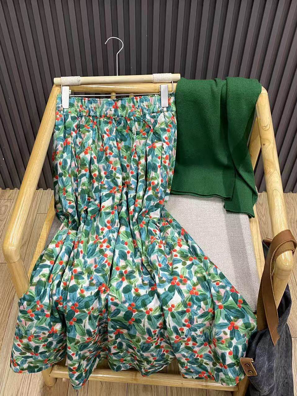 Retro Floral A-Line Midi Skirt - đánh giá và giá Midi Skirt Floral