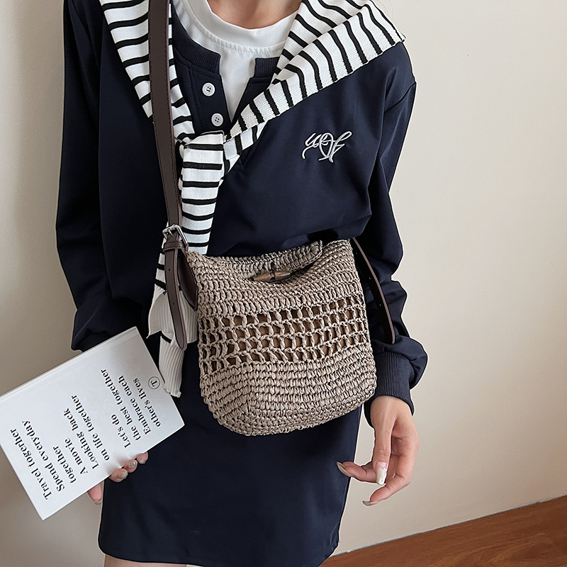 Small Woven Straw Bucket Bag L - đánh giá và giá Crochet Bag Raffia