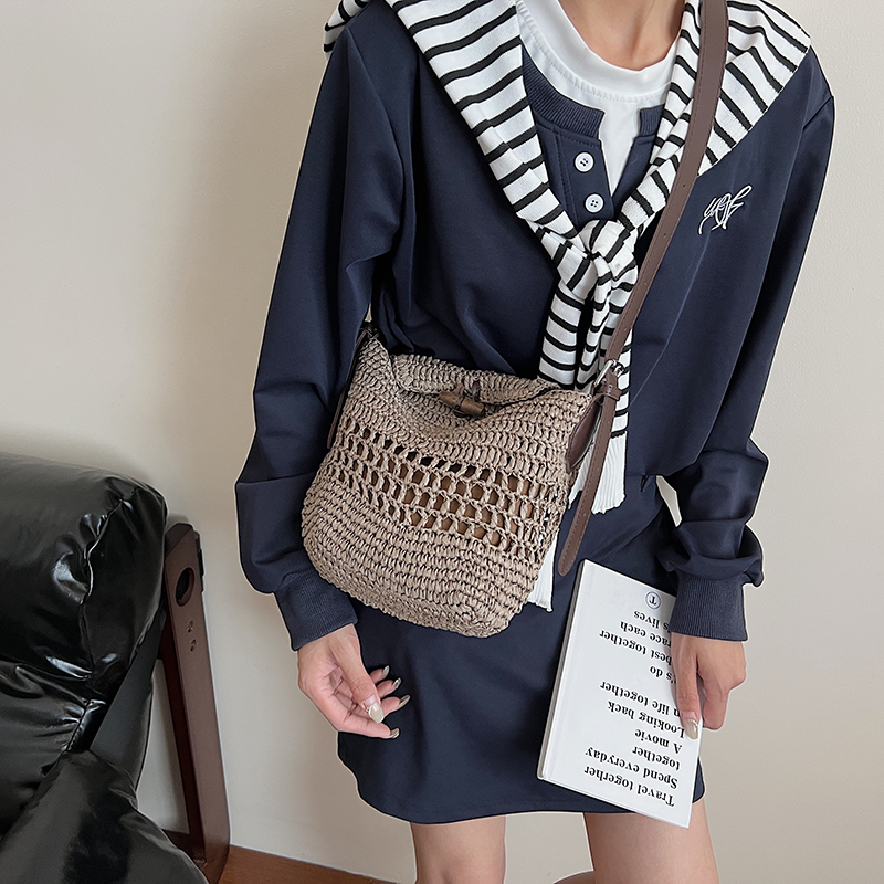 Small Woven Straw Bucket Bag L - đánh giá và giá Crochet Bag Raffia