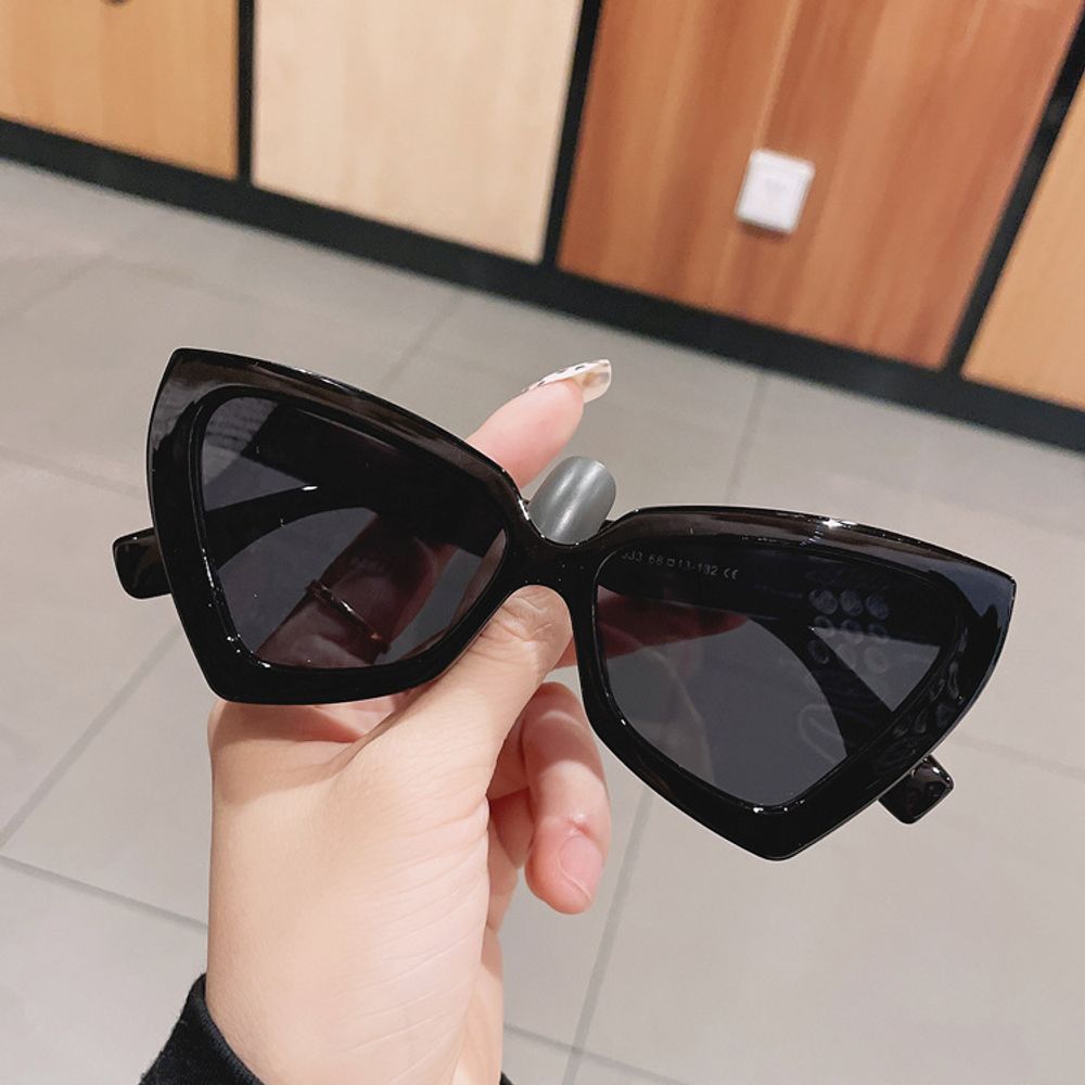Glossy Black Cat-eye Sunglasse - đánh giá và giá Sunglasses Cat Eye
